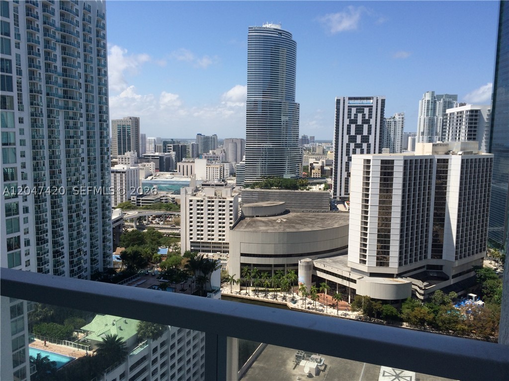 55 SE 6th St #2807, Miami FL 33131