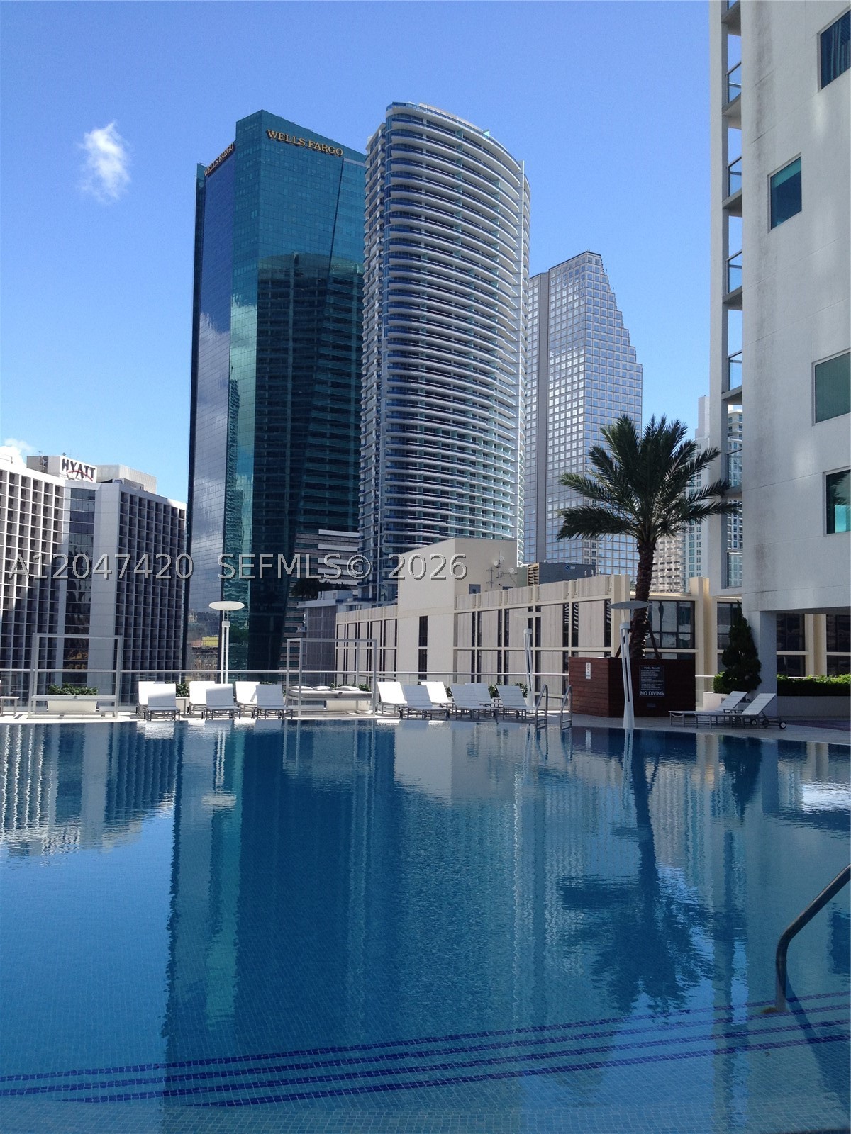 55 SE 6th St #2807, Miami FL 33131