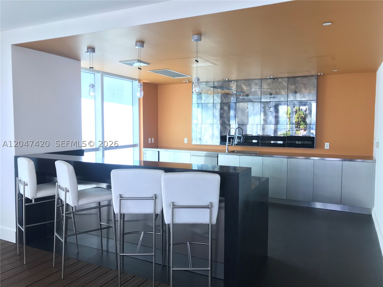 55 SE 6th St #2807, Miami FL 33131