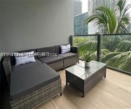 68 SE 6th St #906, Miami FL 33131