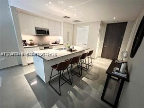 68 SE 6th St #906, Miami FL 33131