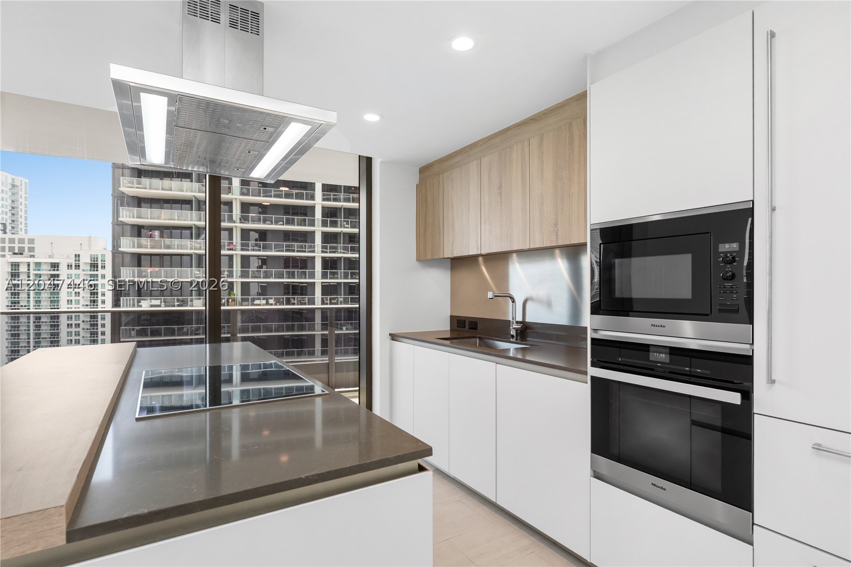 1000 Brickell Plz #4015, Miami FL 33131
