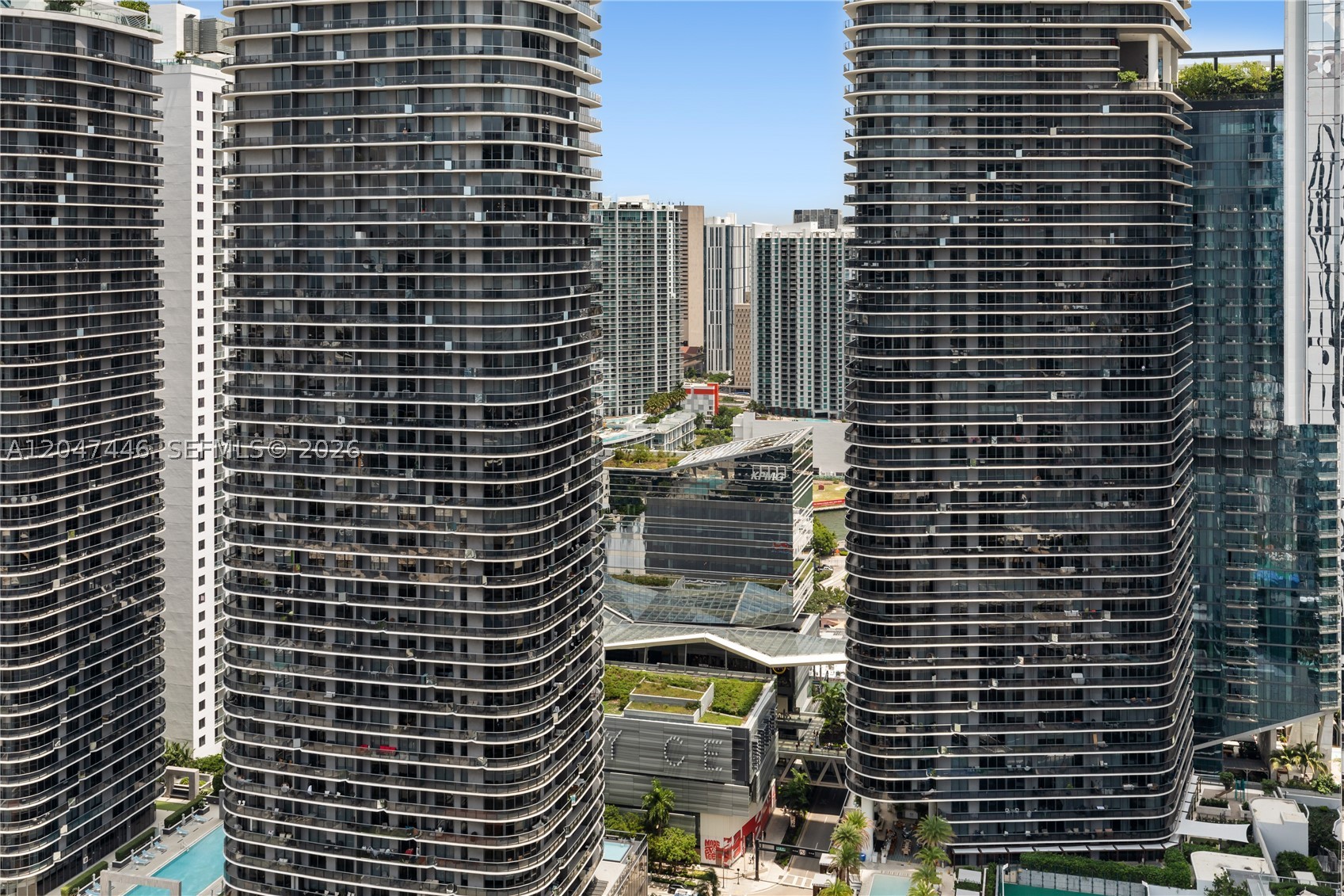 1000 Brickell Plz #4015, Miami FL 33131