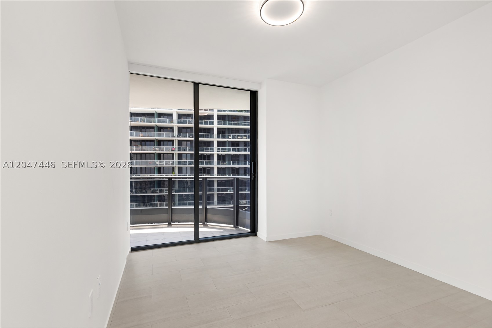 1000 Brickell Plz #4015, Miami FL 33131