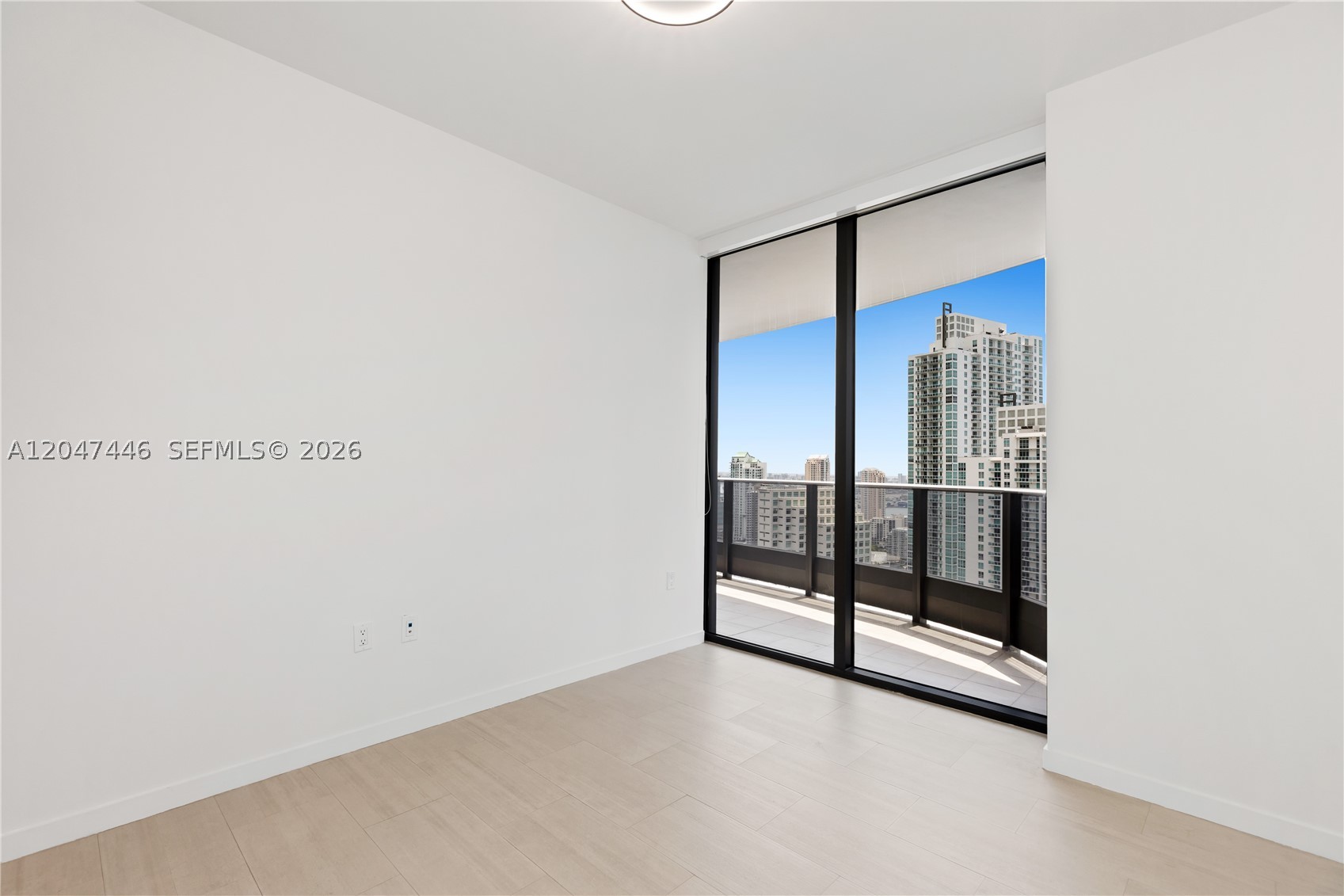 1000 Brickell Plz #4015, Miami FL 33131