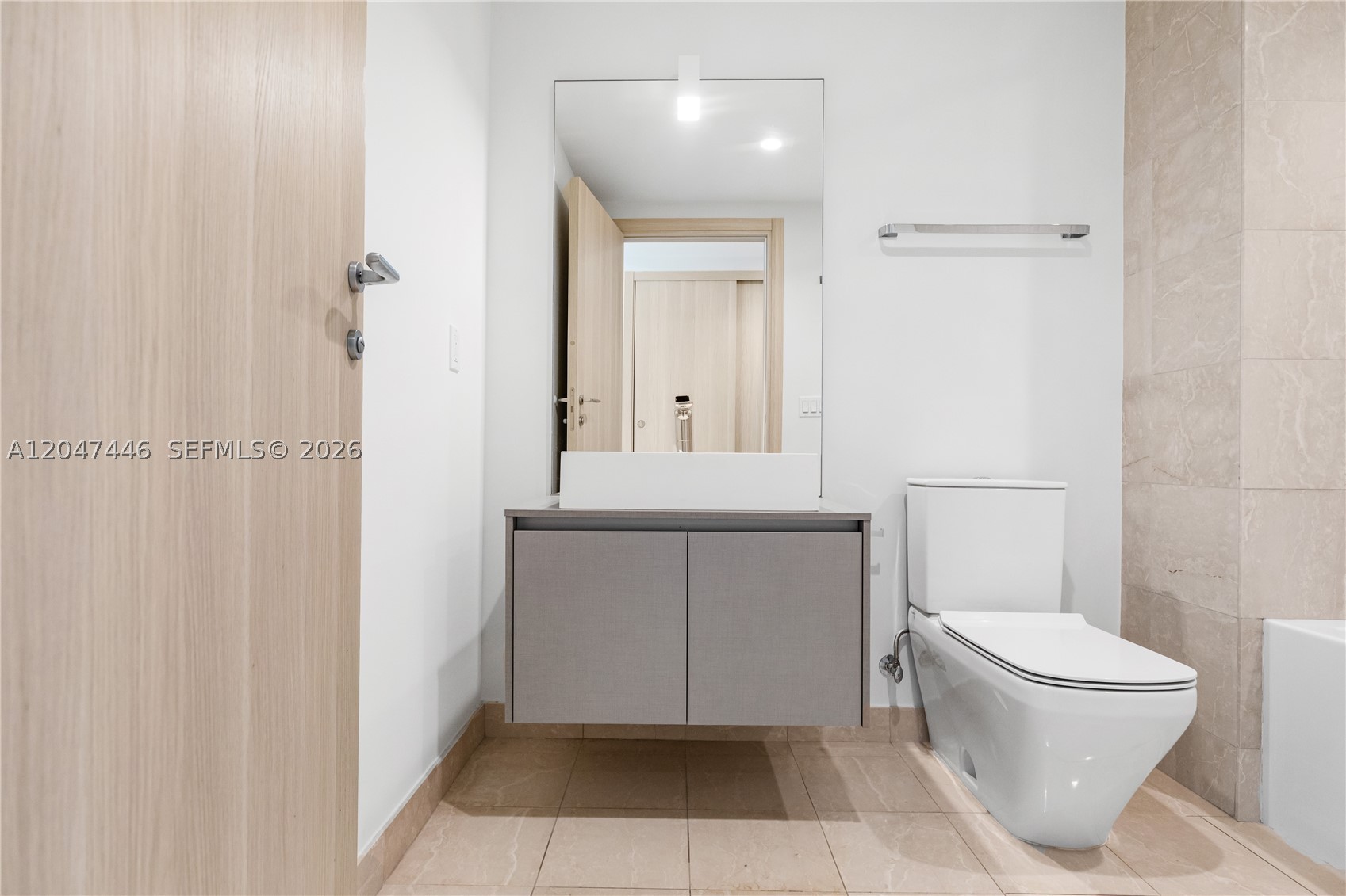 1000 Brickell Plz #4015, Miami FL 33131