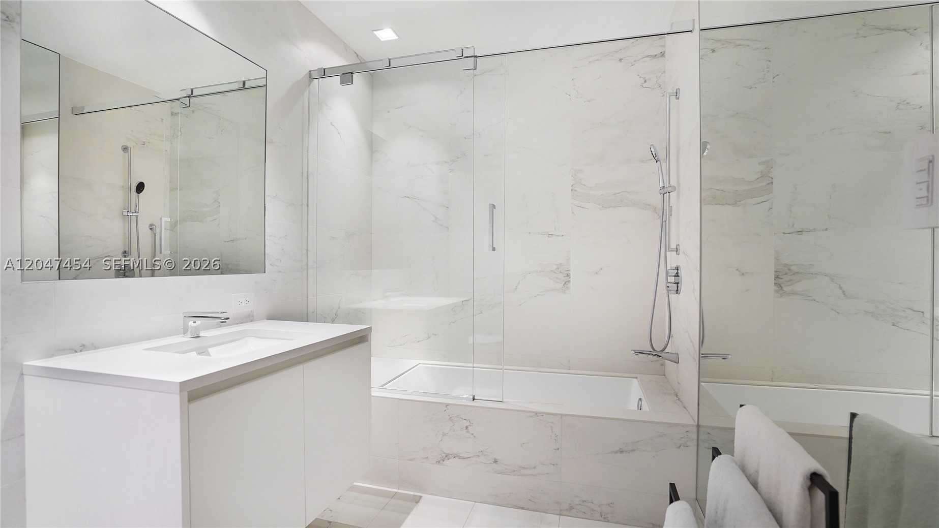 1000 Biscayne Blvd #4401, Miami FL 33132