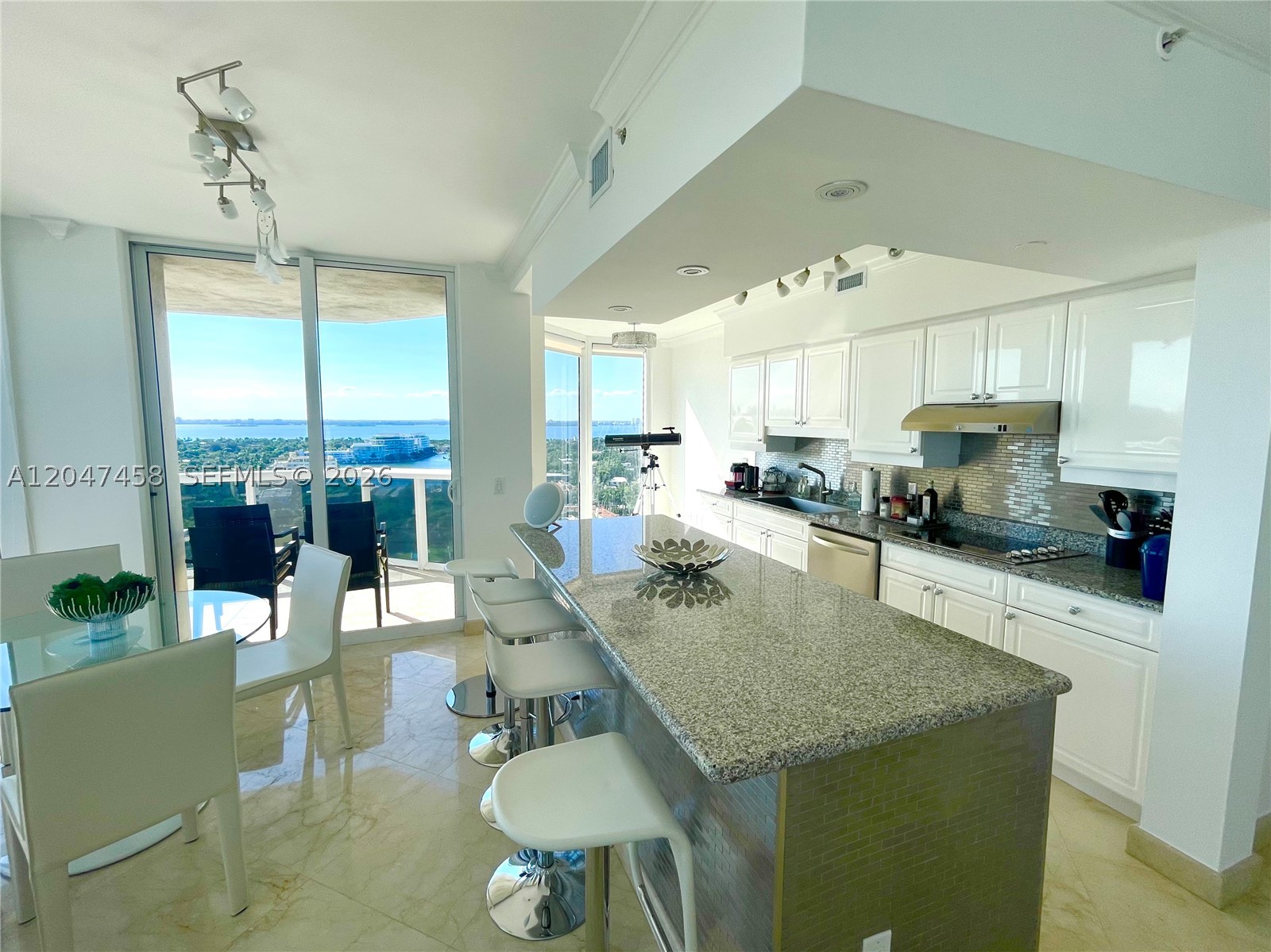 4775 Collins Ave #2305, Miami Beach FL 33140