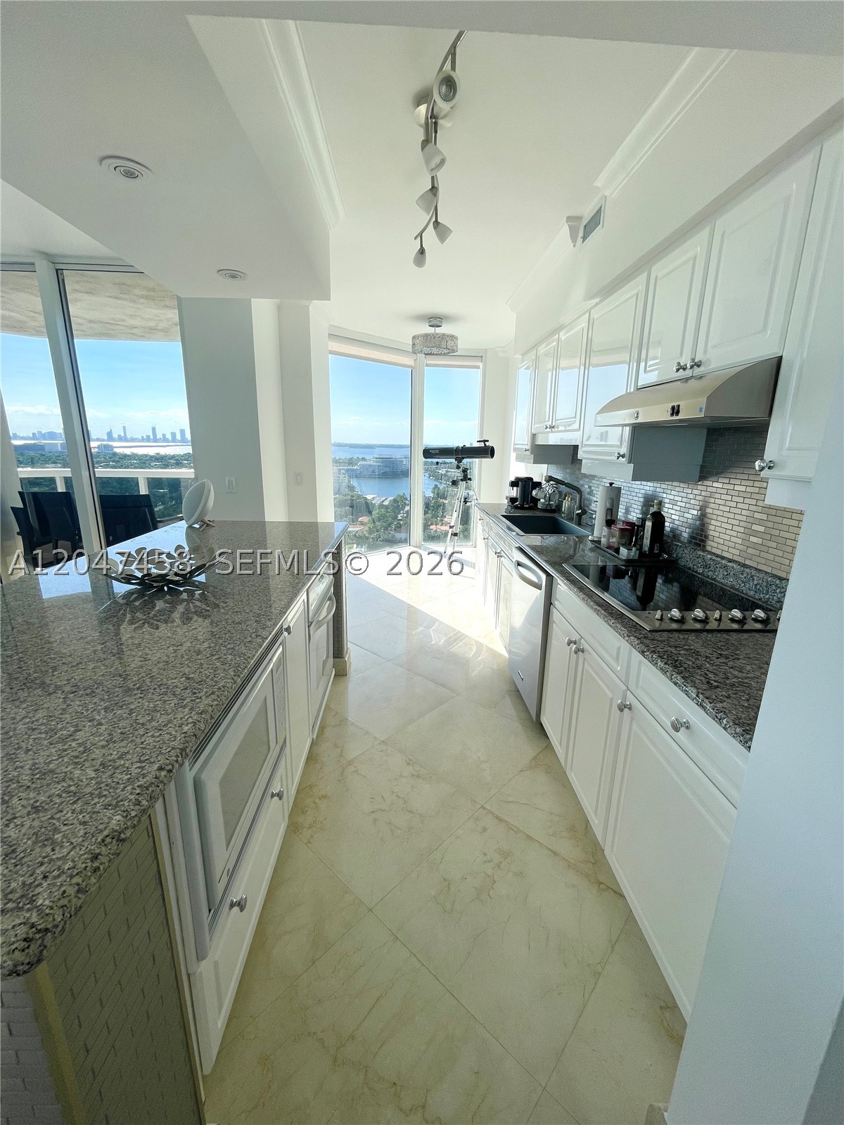 4775 Collins Ave #2305, Miami Beach FL 33140