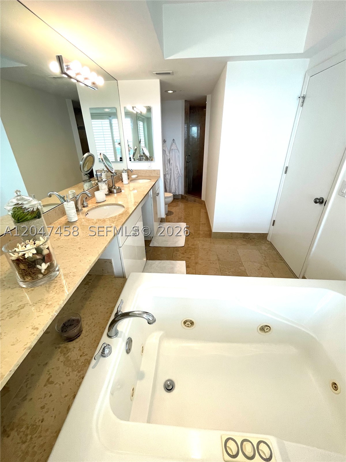 4775 Collins Ave #2305, Miami Beach FL 33140