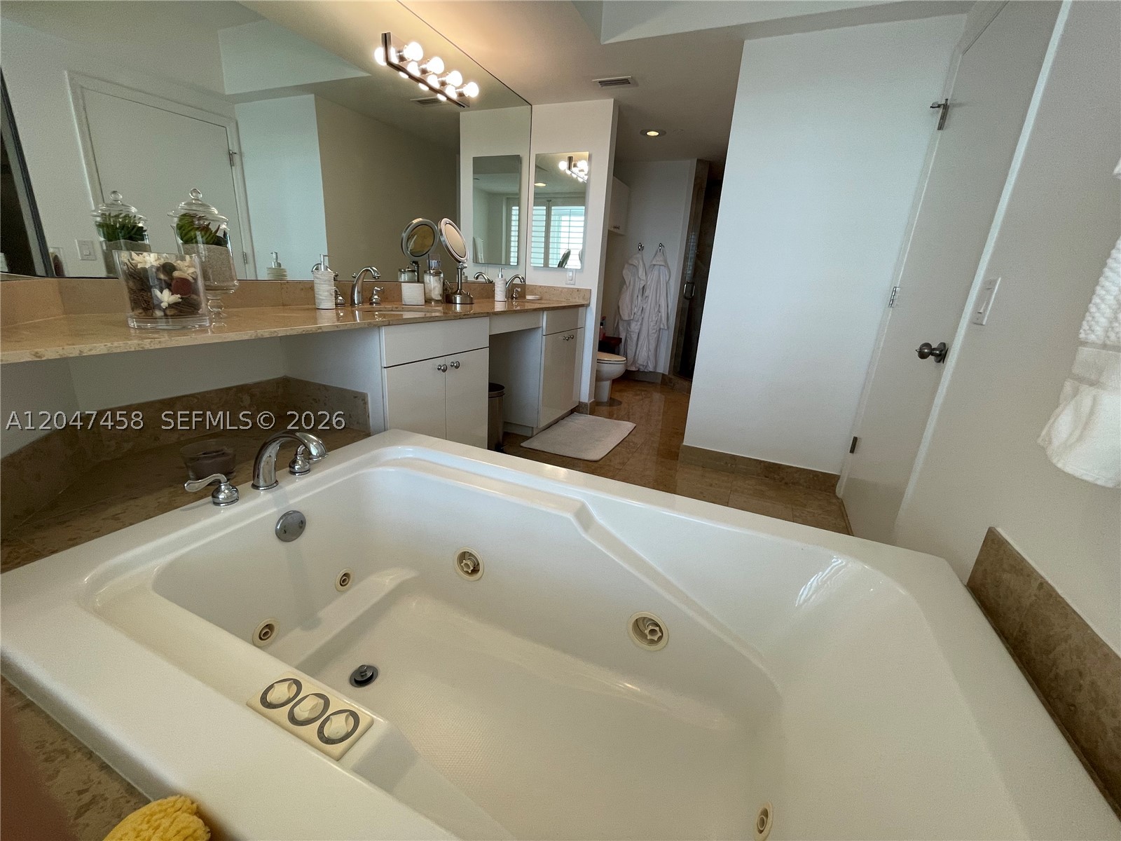 4775 Collins Ave #2305, Miami Beach FL 33140