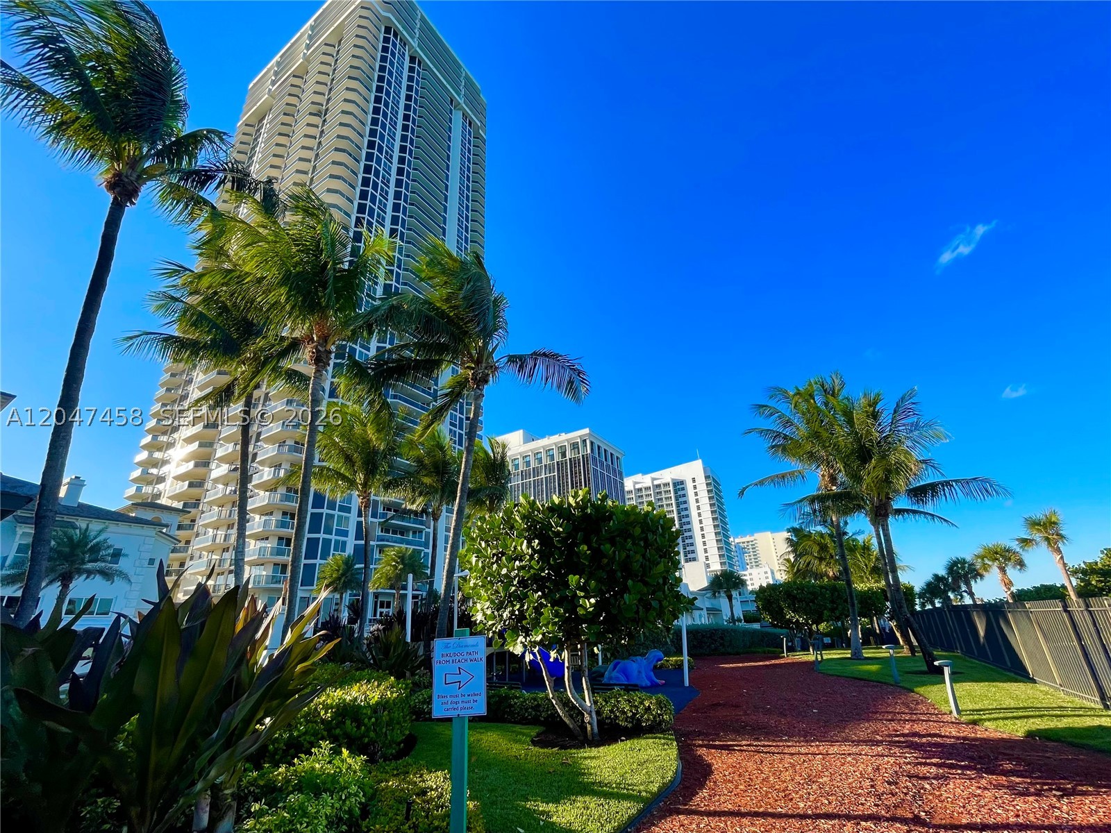 4775 Collins Ave #2305, Miami Beach FL 33140