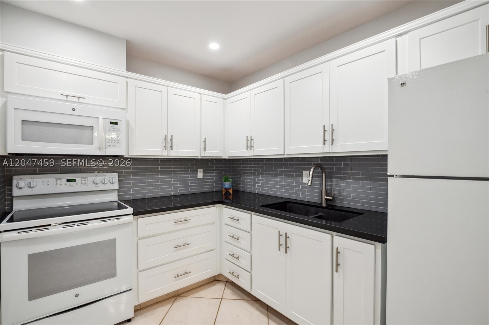 6209 Bay Club Dr #4, Fort Lauderdale FL 33308