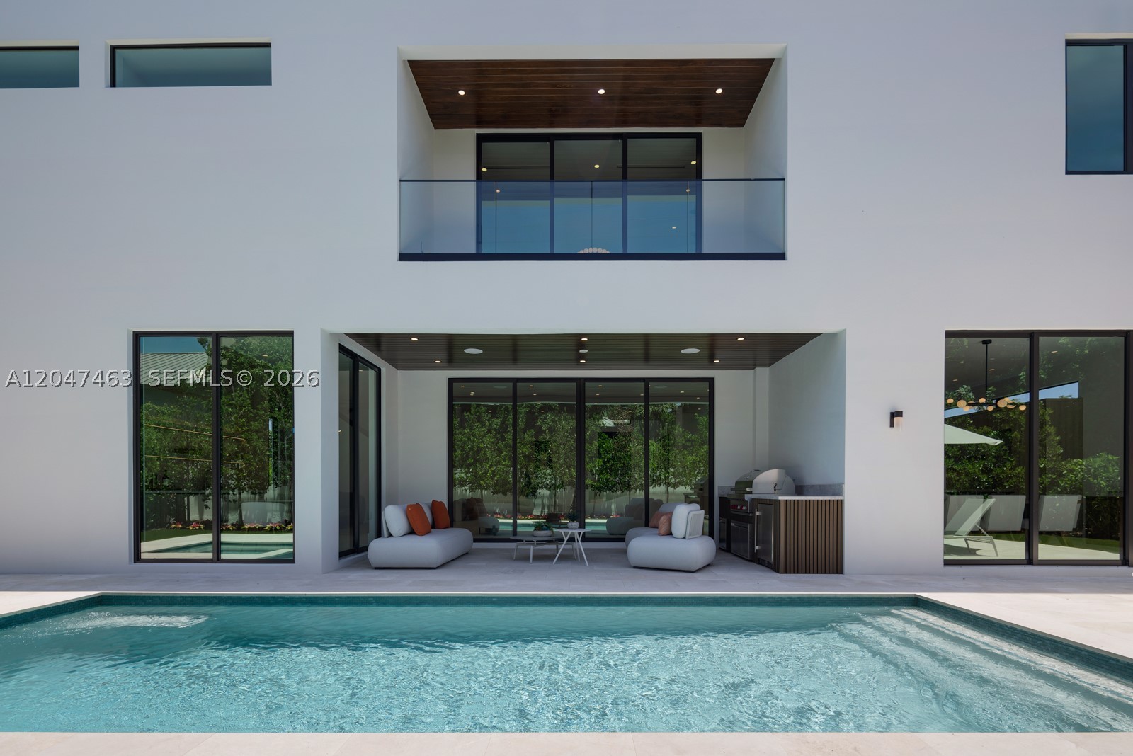 1051 NE 2nd Ter, Boca Raton FL 33432