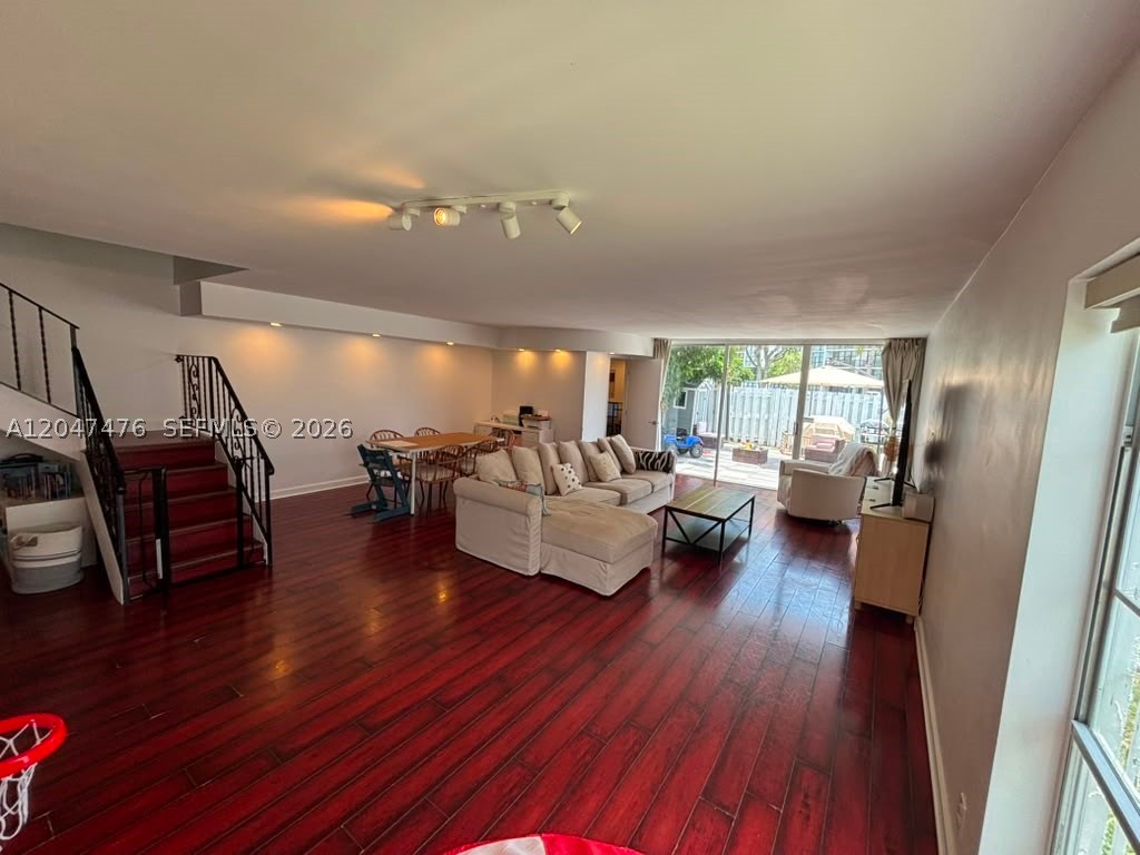 926 NE 27th Ave #926, Hallandale Beach FL 33009