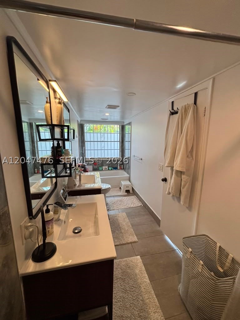 926 NE 27th Ave #926, Hallandale Beach FL 33009