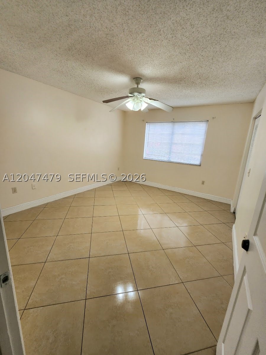 5011 Wiles Rd #207, Coconut Creek FL 33073