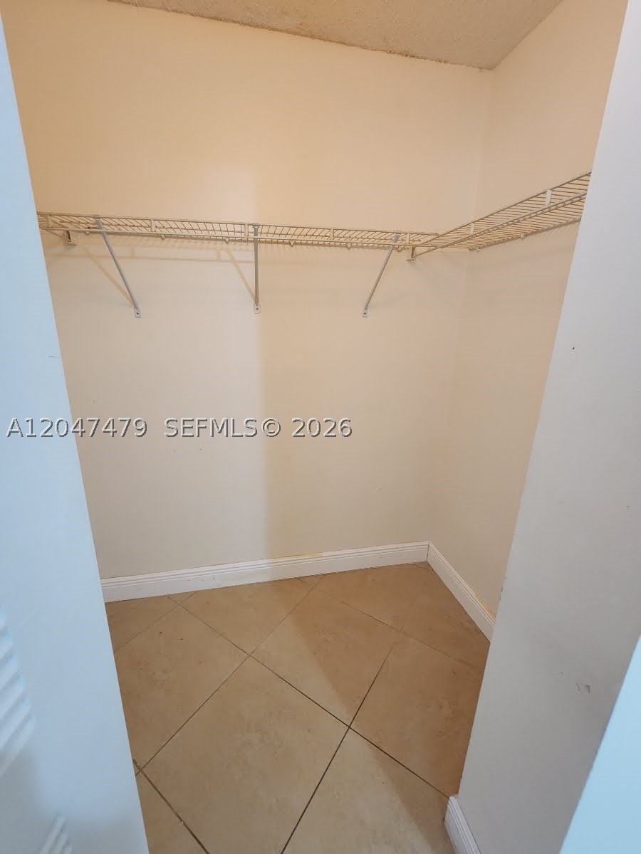 5011 Wiles Rd #207, Coconut Creek FL 33073
