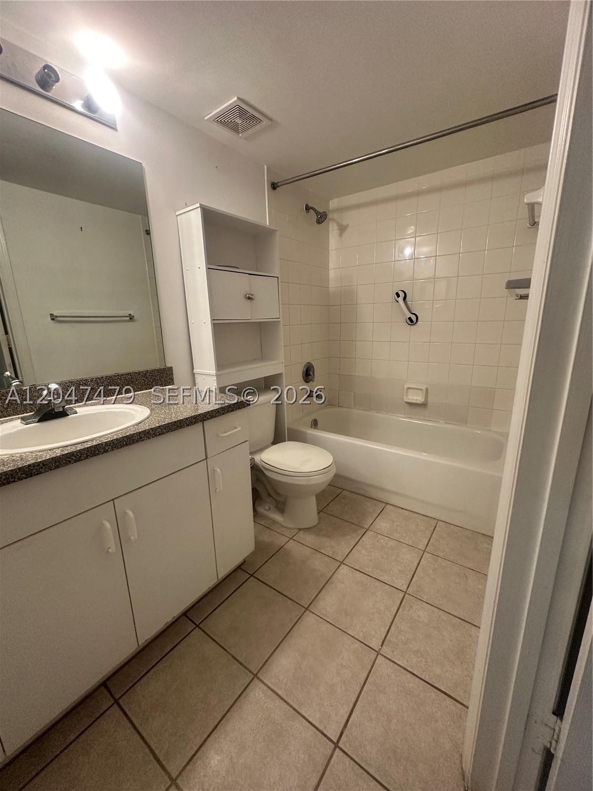 5011 Wiles Rd #207, Coconut Creek FL 33073