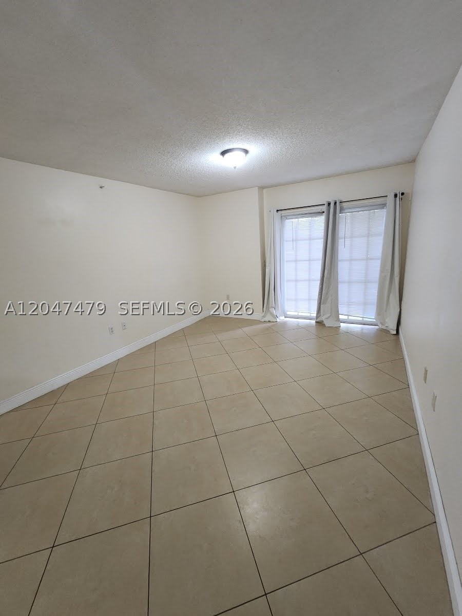 5011 Wiles Rd #207, Coconut Creek FL 33073