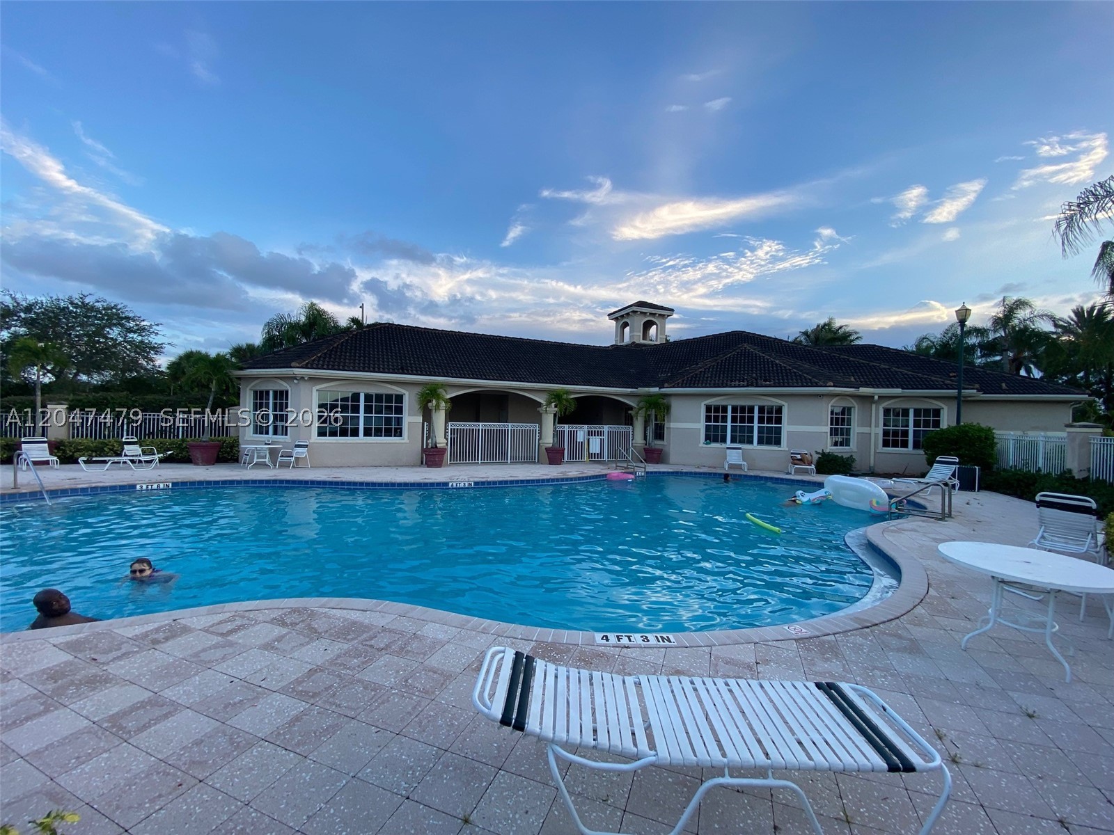 5011 Wiles Rd #207, Coconut Creek FL 33073