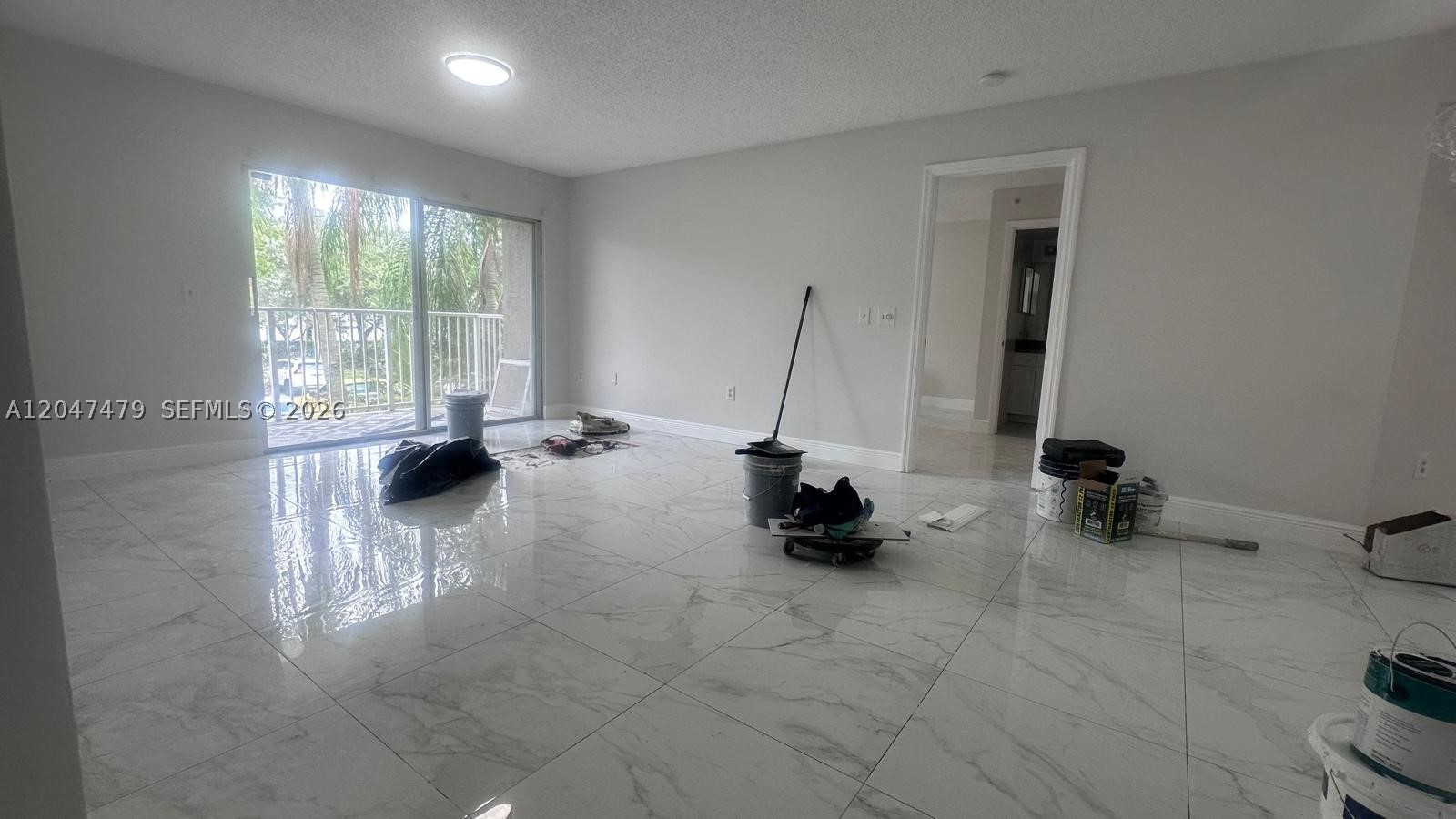 5011 Wiles Rd #207, Coconut Creek FL 33073