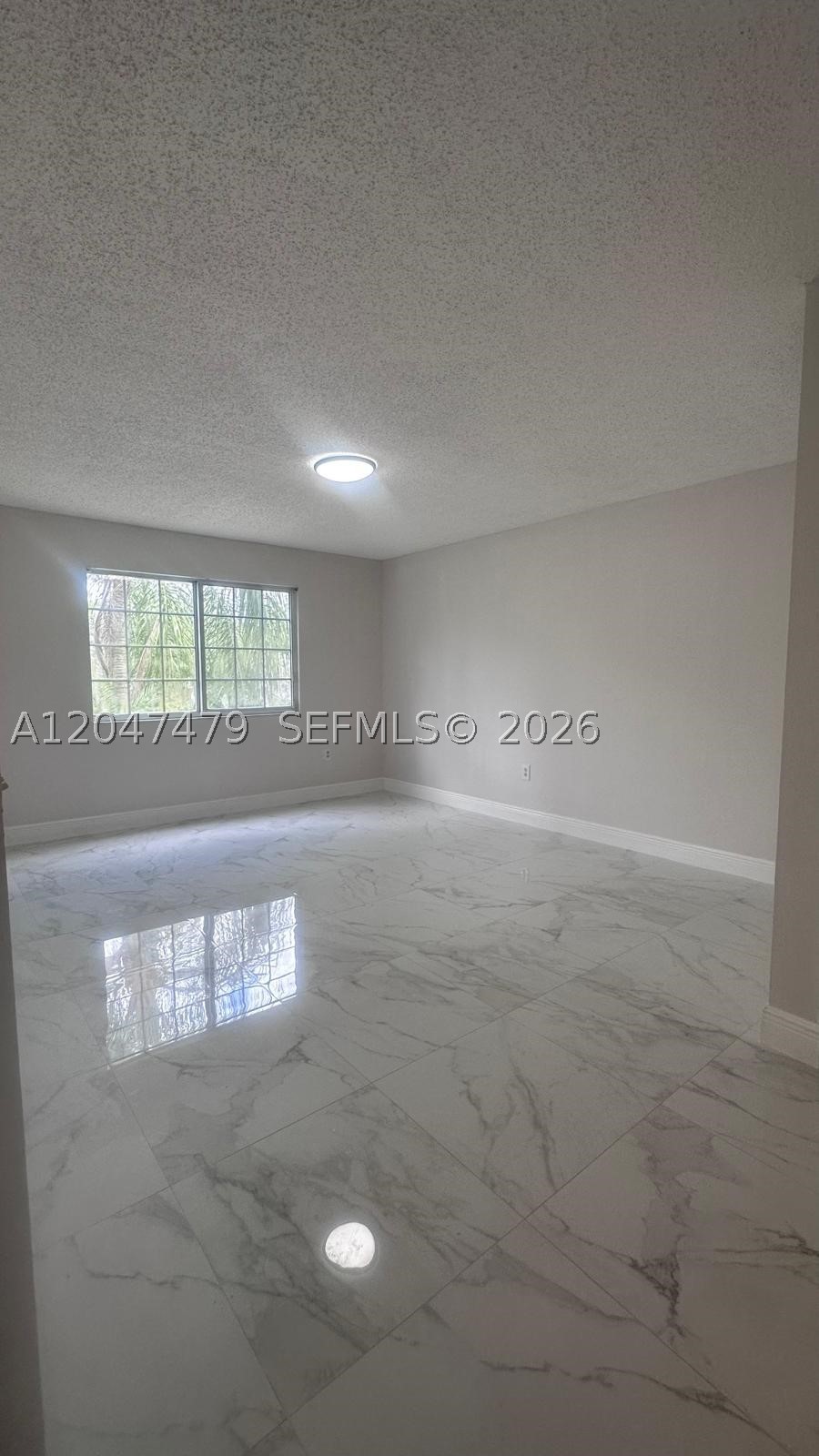 5011 Wiles Rd #207, Coconut Creek FL 33073