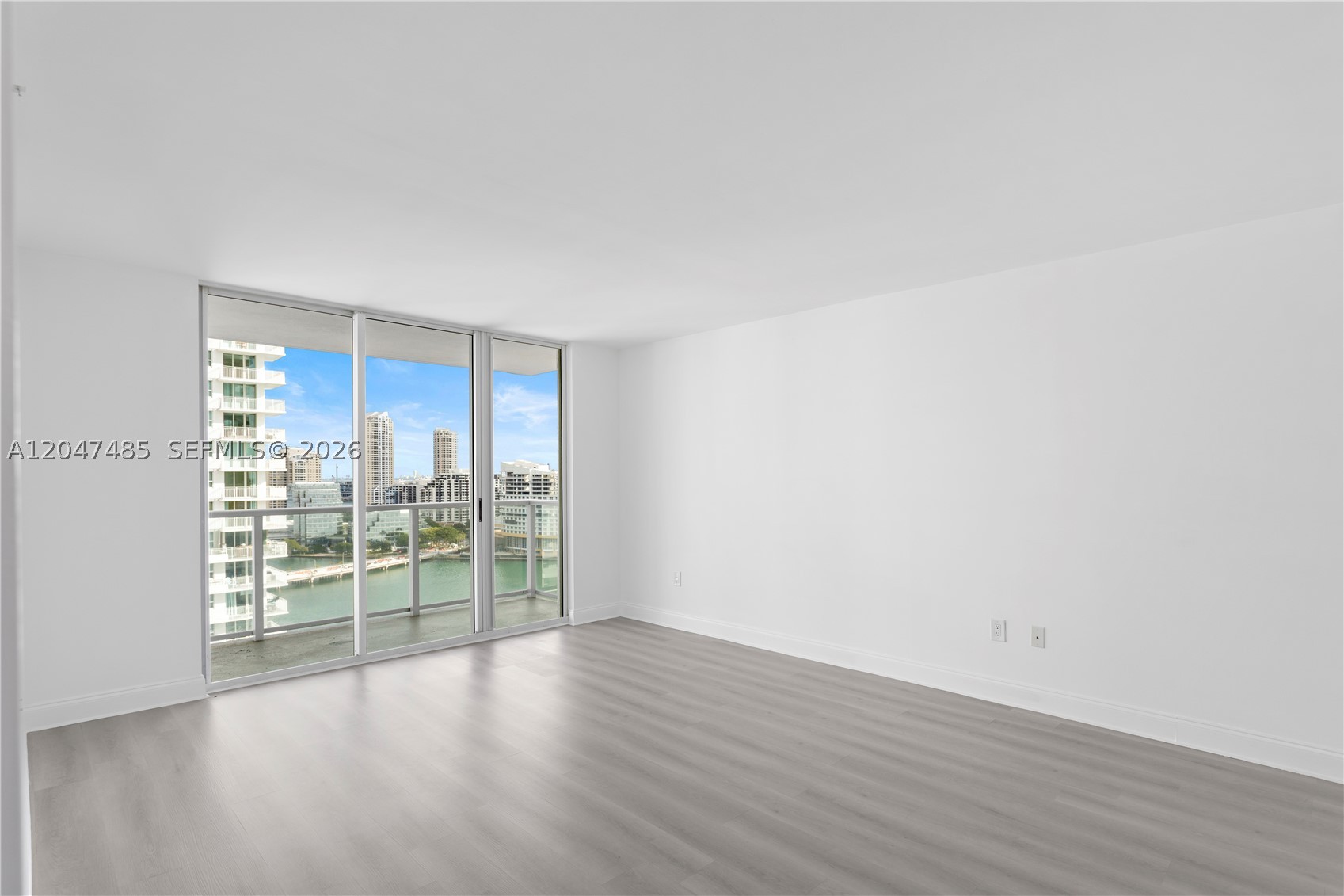1155 Brickell Bay Dr #2206, Miami FL 33131