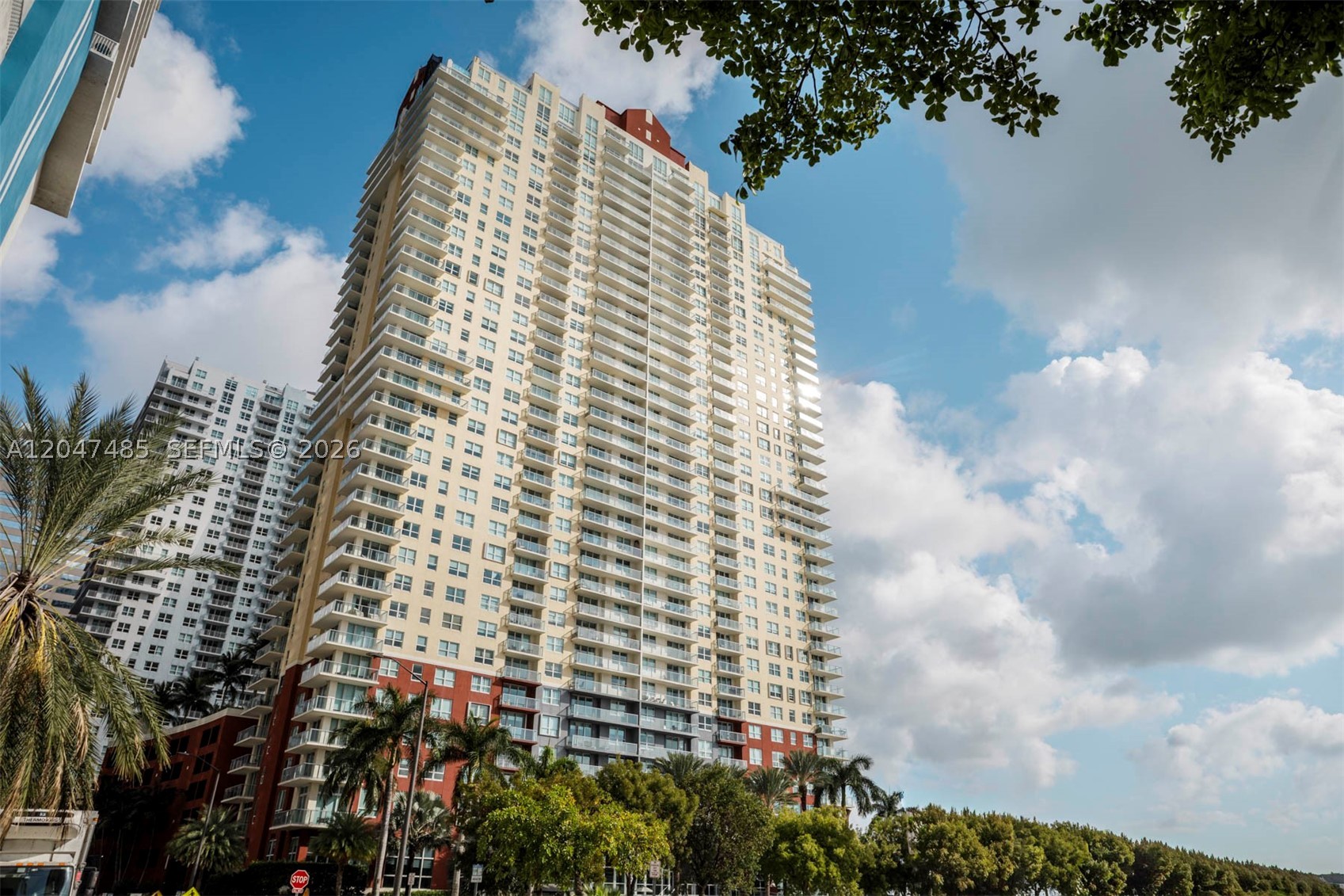 1155 Brickell Bay Dr #2206, Miami FL 33131