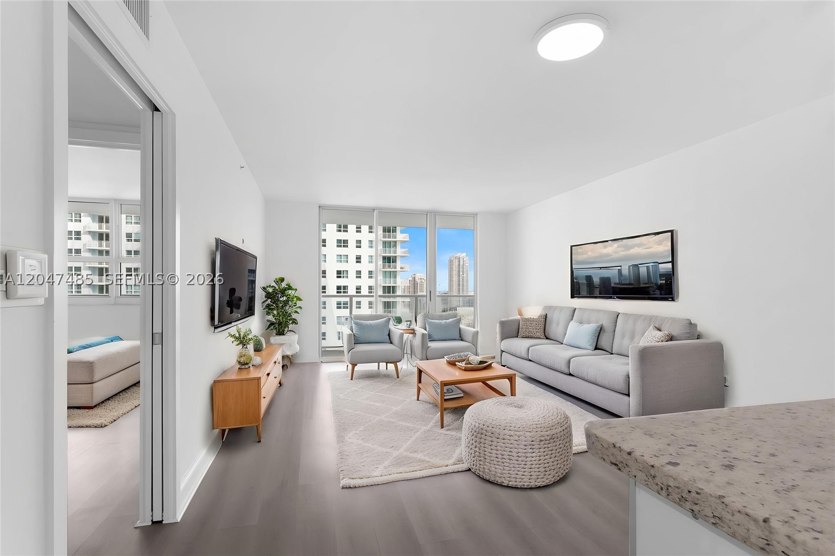 1155 Brickell Bay Dr #2206, Miami FL 33131