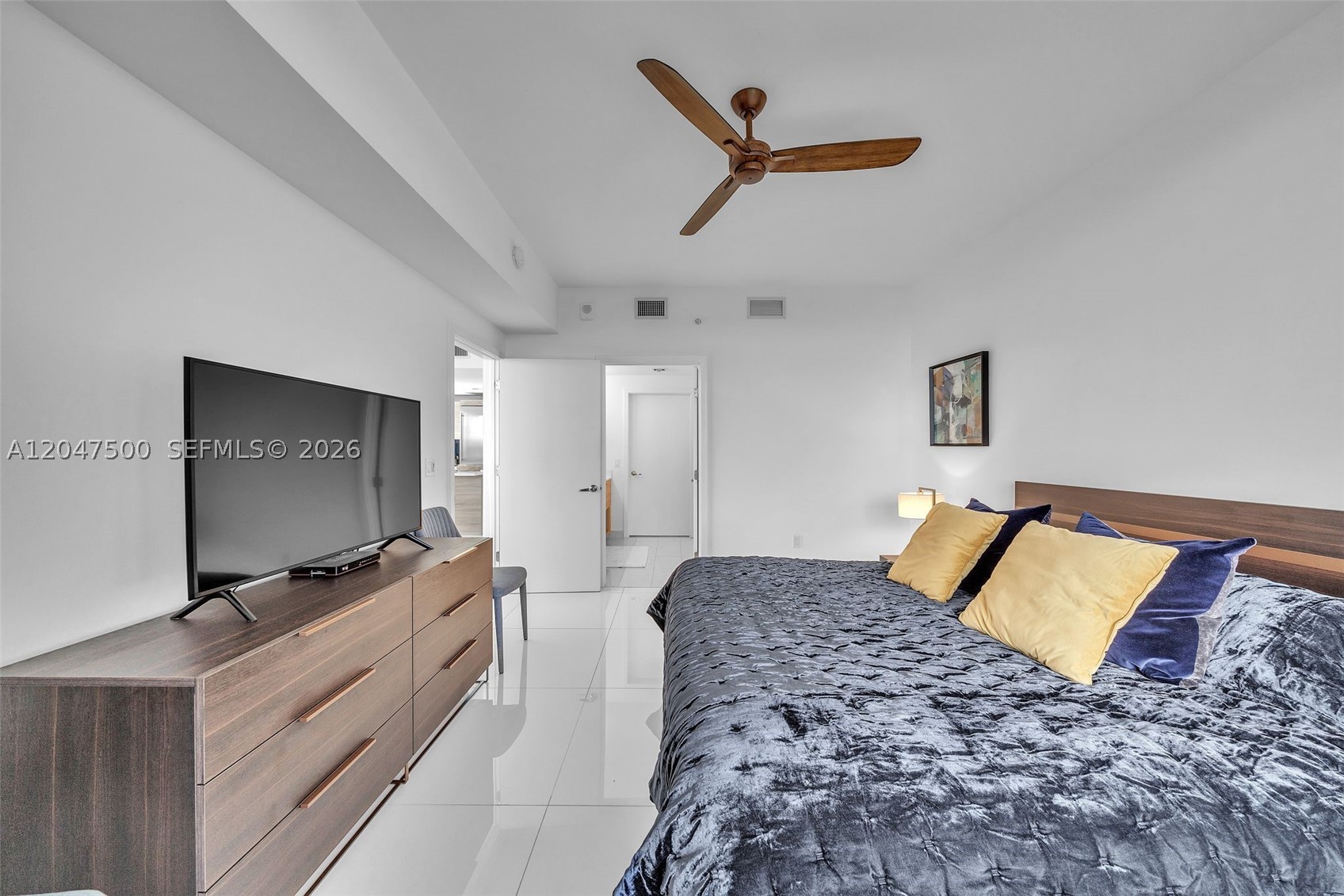 16385 Biscayne Blvd #2707, North Miami Beach FL 33160
