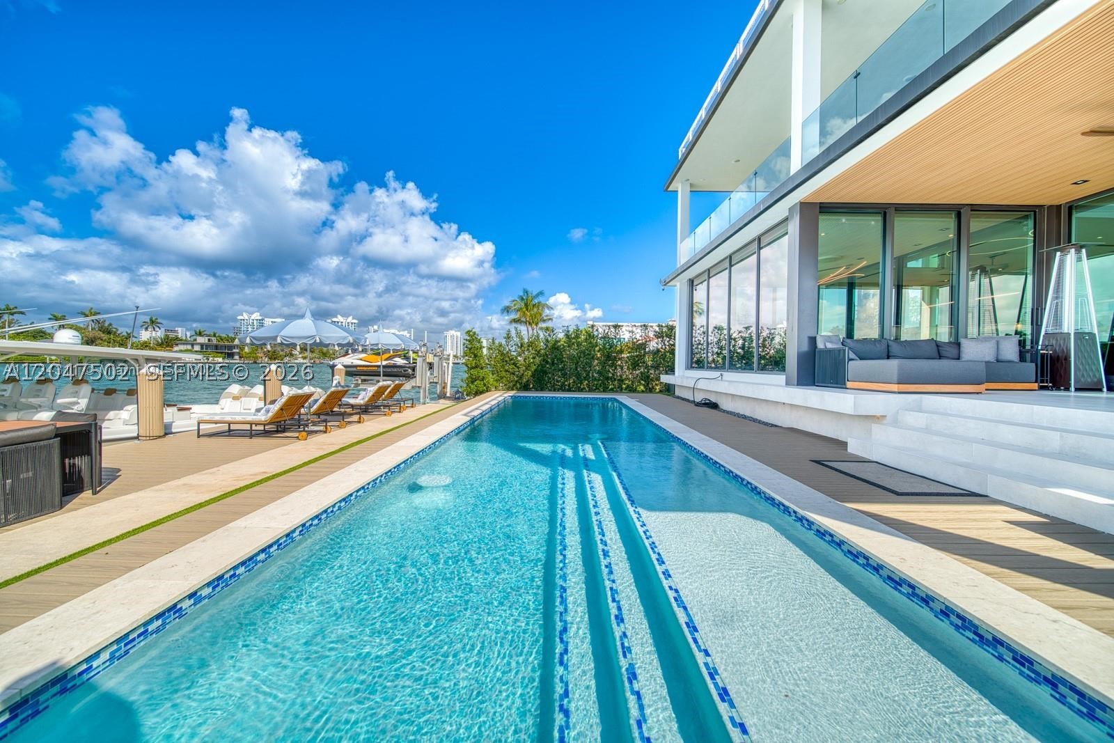 7520 W Treasure Dr, North Bay Village FL 33141