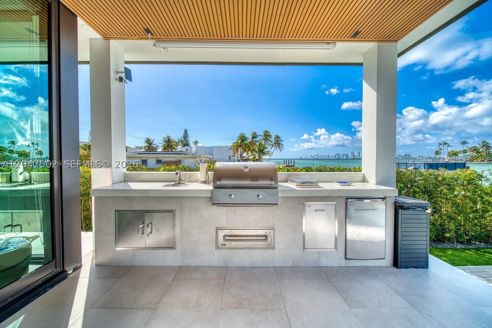 7520 W Treasure Dr, North Bay Village FL 33141