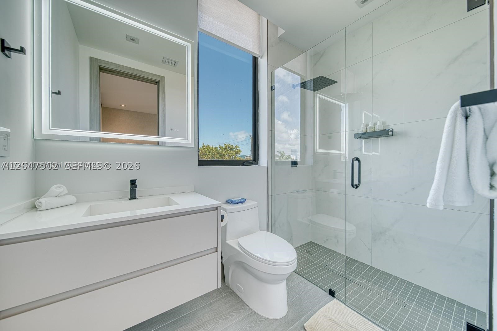7520 W Treasure Dr, North Bay Village FL 33141