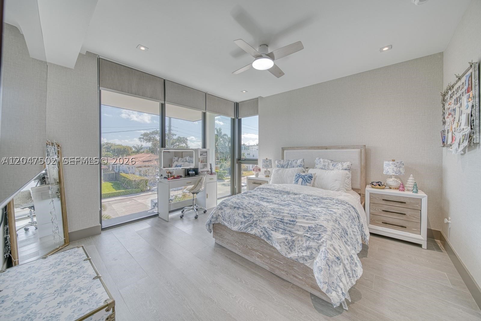 7520 W Treasure Dr, North Bay Village FL 33141