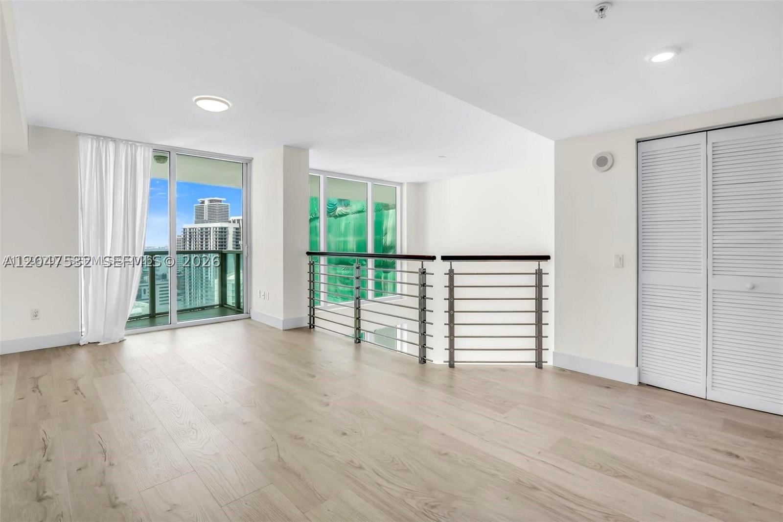 41 SE 5th St #1709, Miami FL 33131