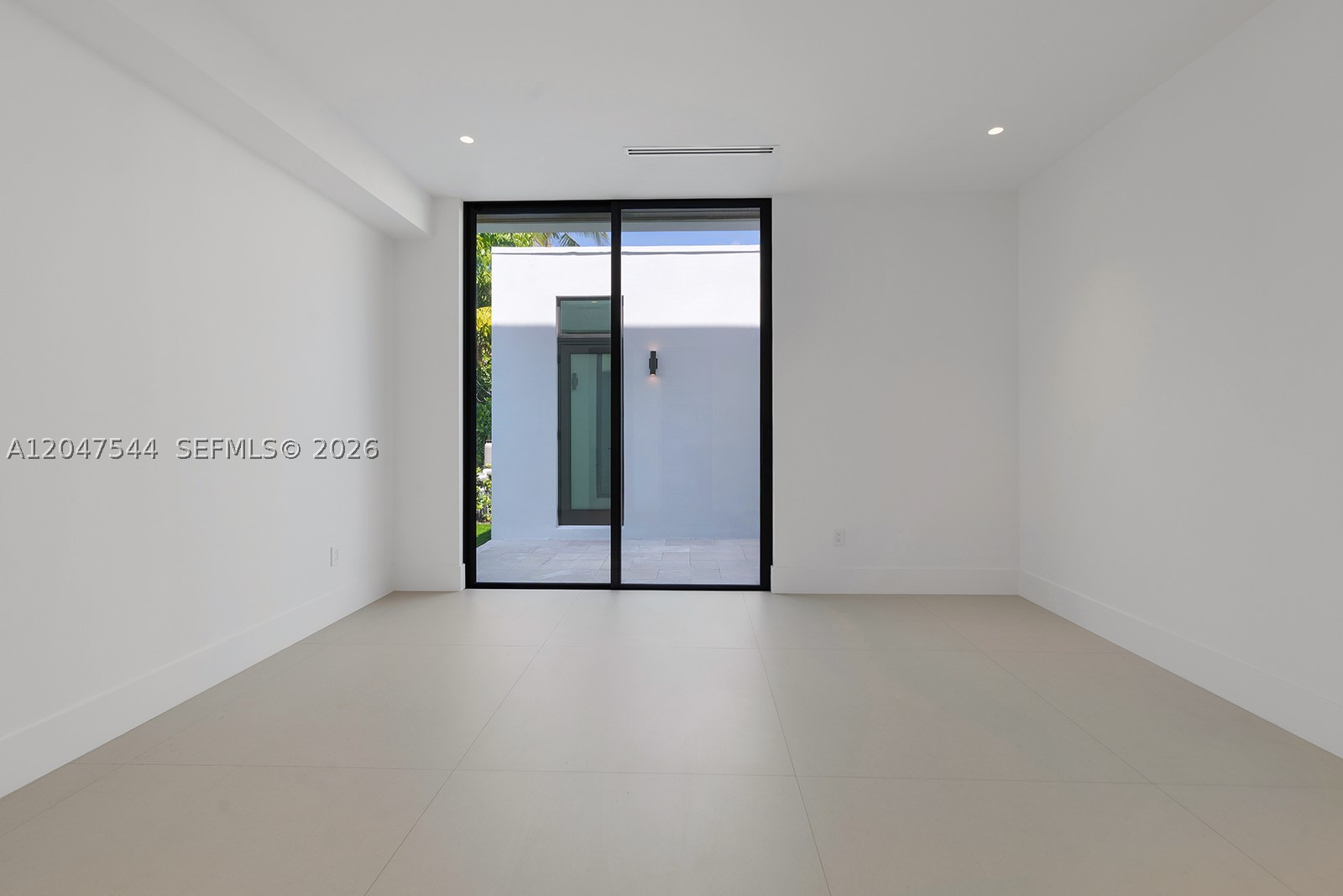 1099 NE 4th Ave, Boca Raton FL 33432