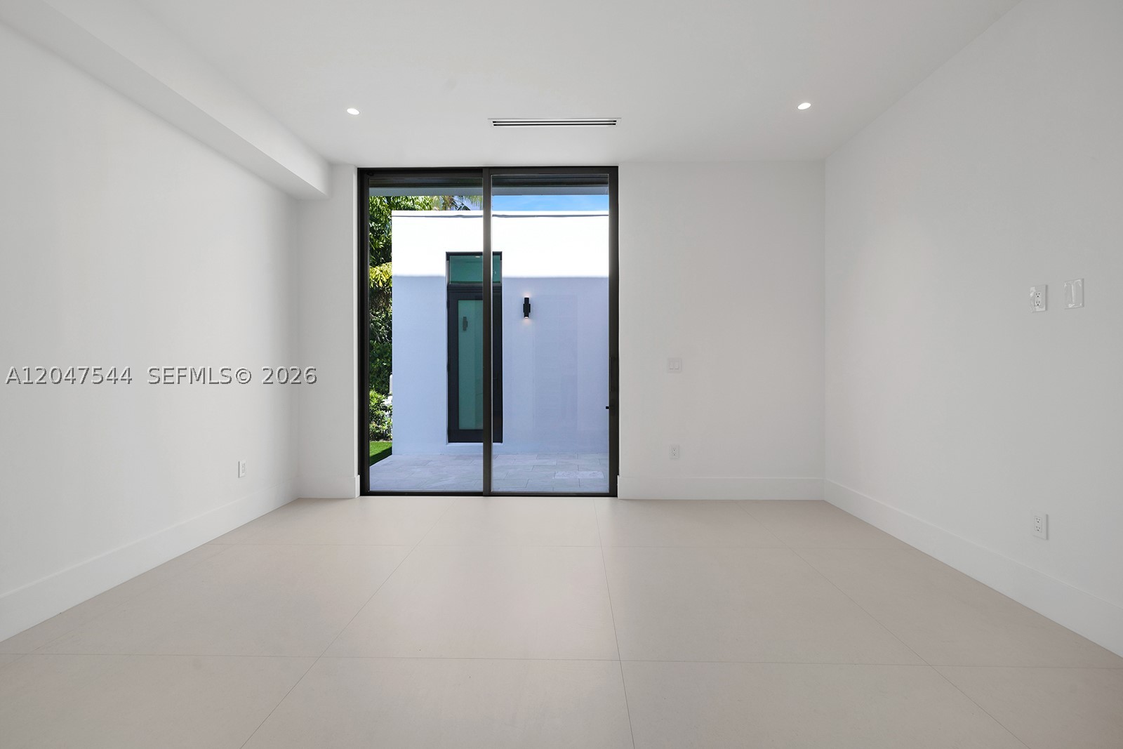 1099 NE 4th Ave, Boca Raton FL 33432