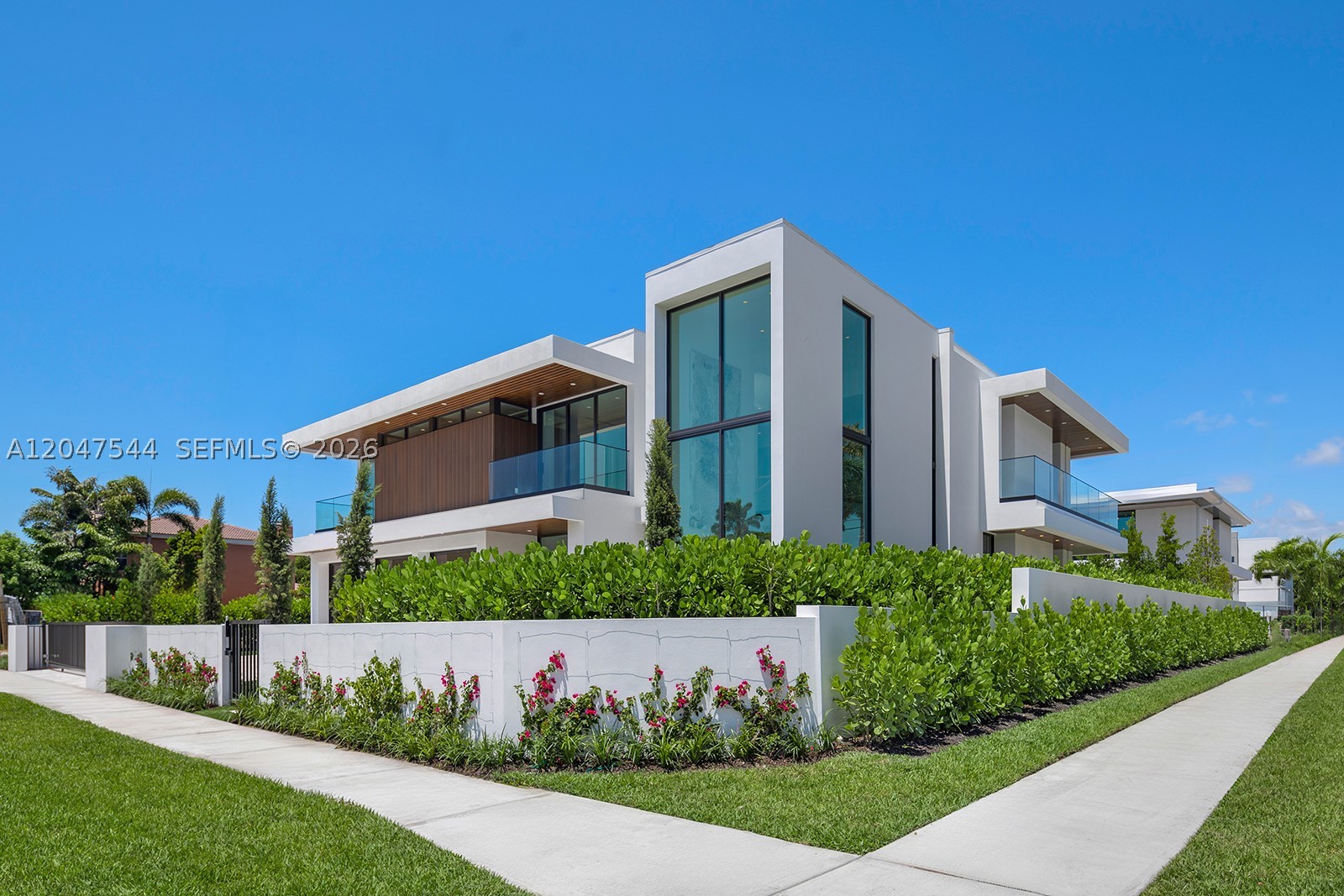 1099 NE 4th Ave, Boca Raton FL 33432