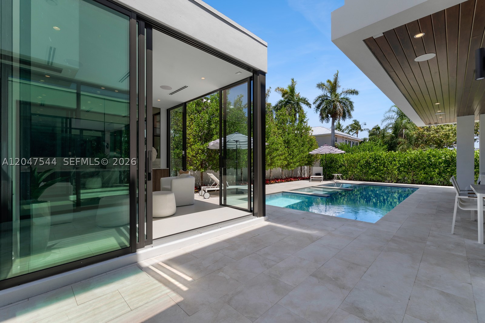 1099 NE 4th Ave, Boca Raton FL 33432