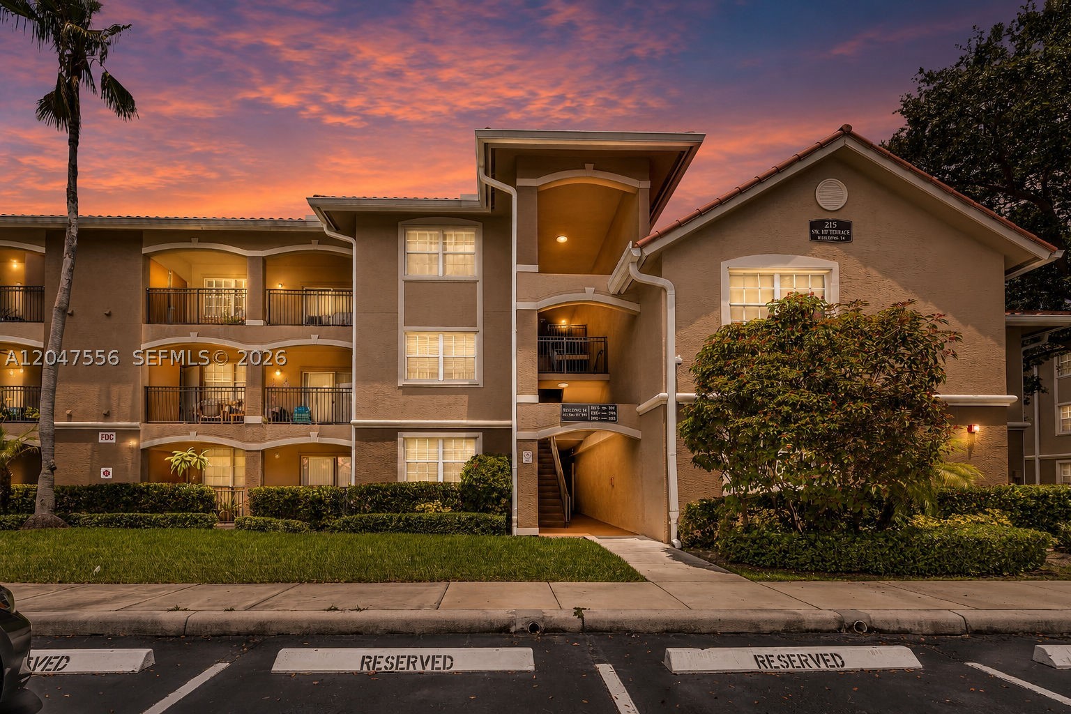 #<MlsListing:0x00007f7416d3cbd8>