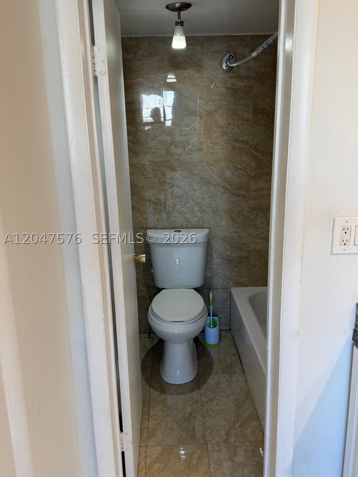 1990 Marseille Dr #303, Miami Beach FL 33141