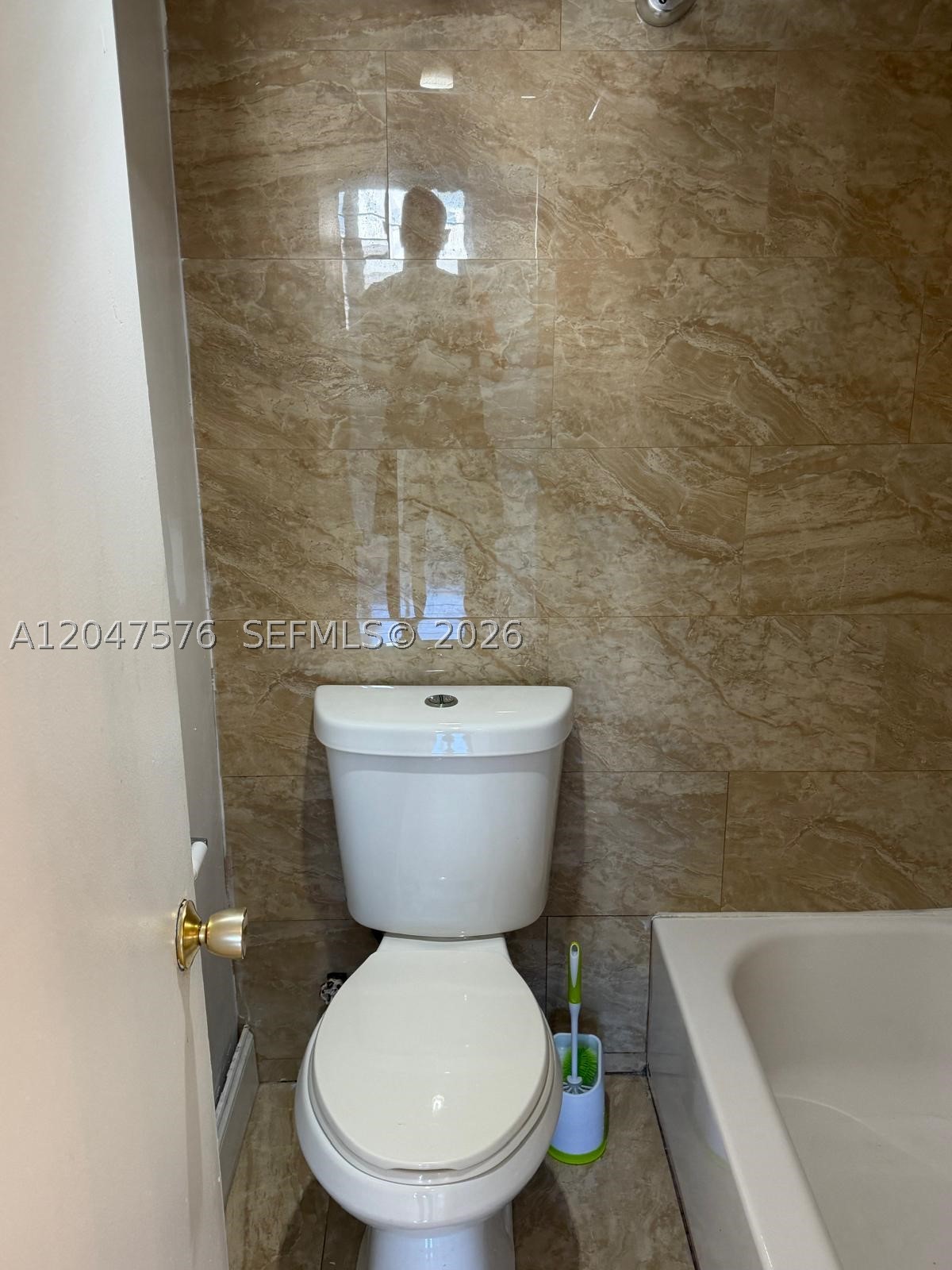 1990 Marseille Dr #303, Miami Beach FL 33141