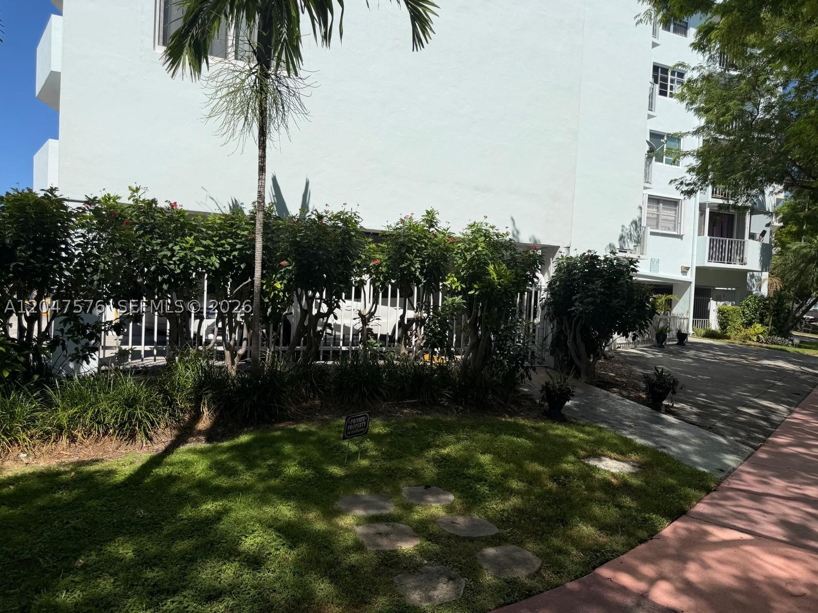 1990 Marseille Dr #303, Miami Beach FL 33141