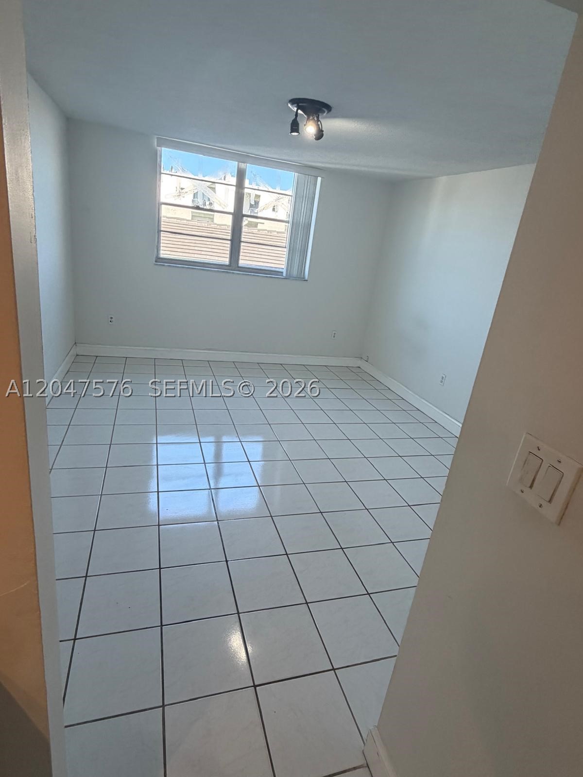 1990 Marseille Dr #303, Miami Beach FL 33141