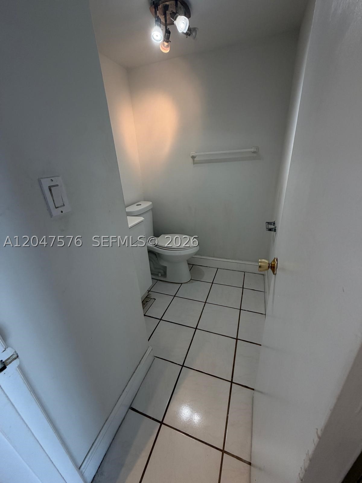 1990 Marseille Dr #303, Miami Beach FL 33141