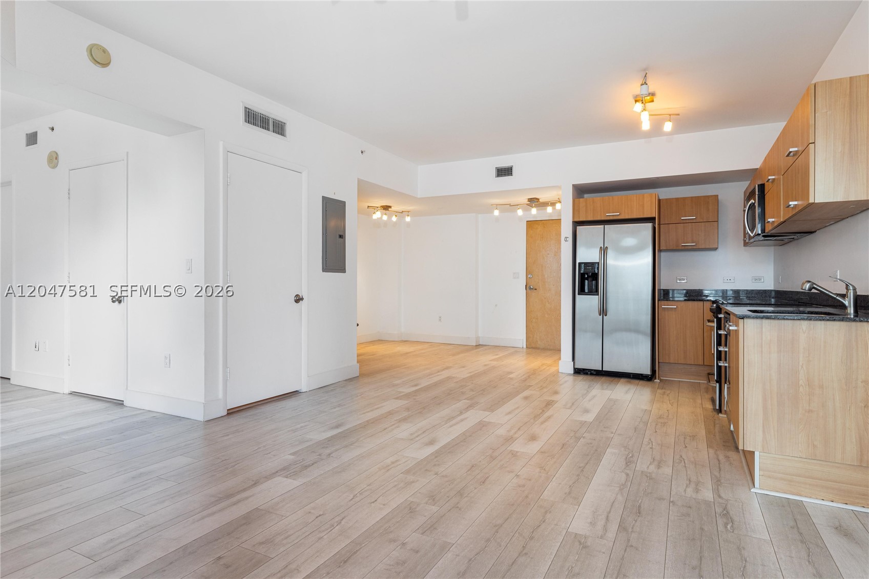 350 S Miami Ave #2108, Miami FL 33130
