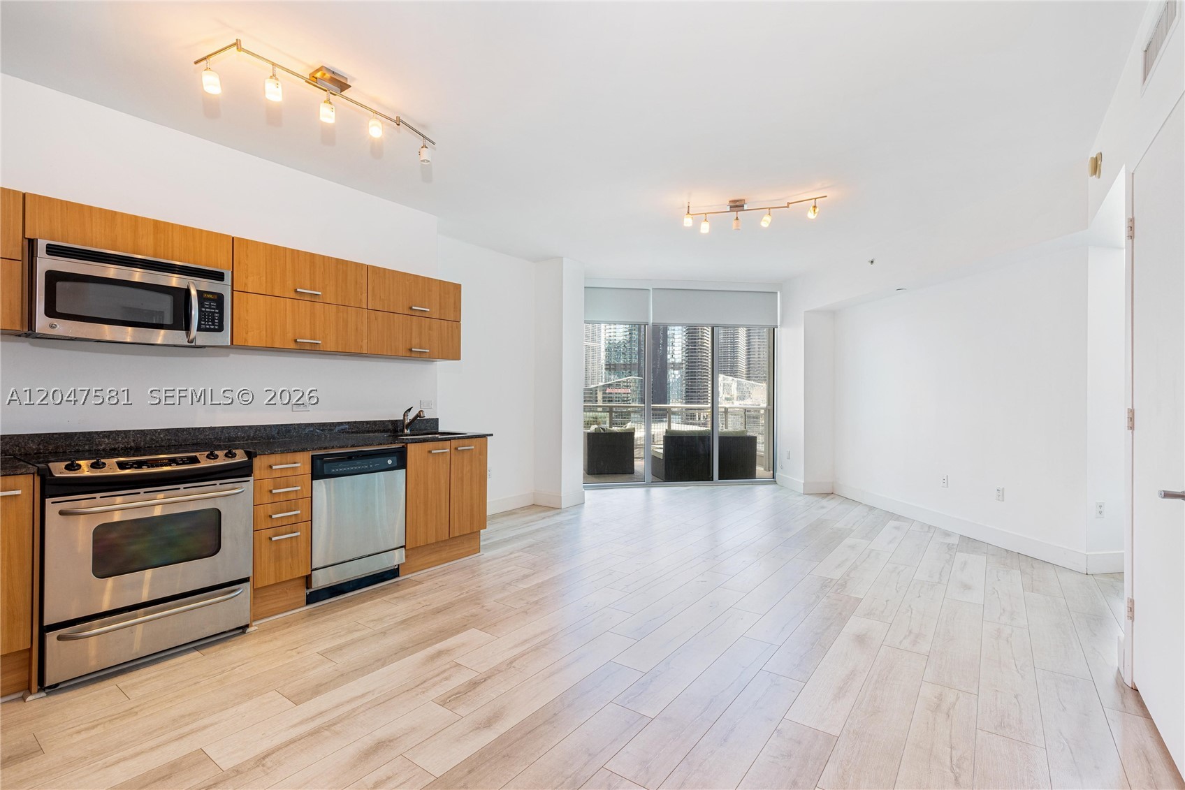 350 S Miami Ave #2108, Miami FL 33130