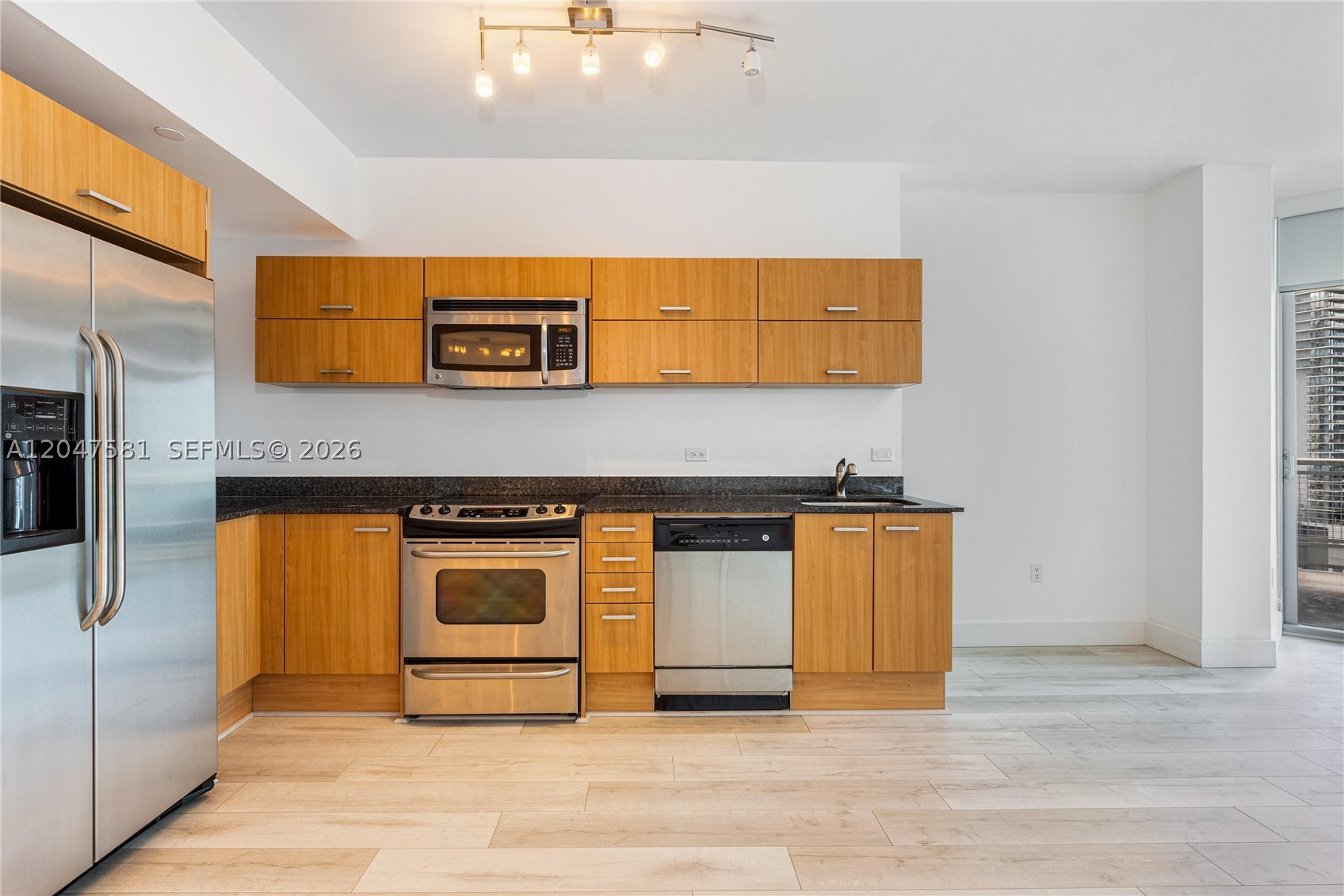 350 S Miami Ave #2108, Miami FL 33130