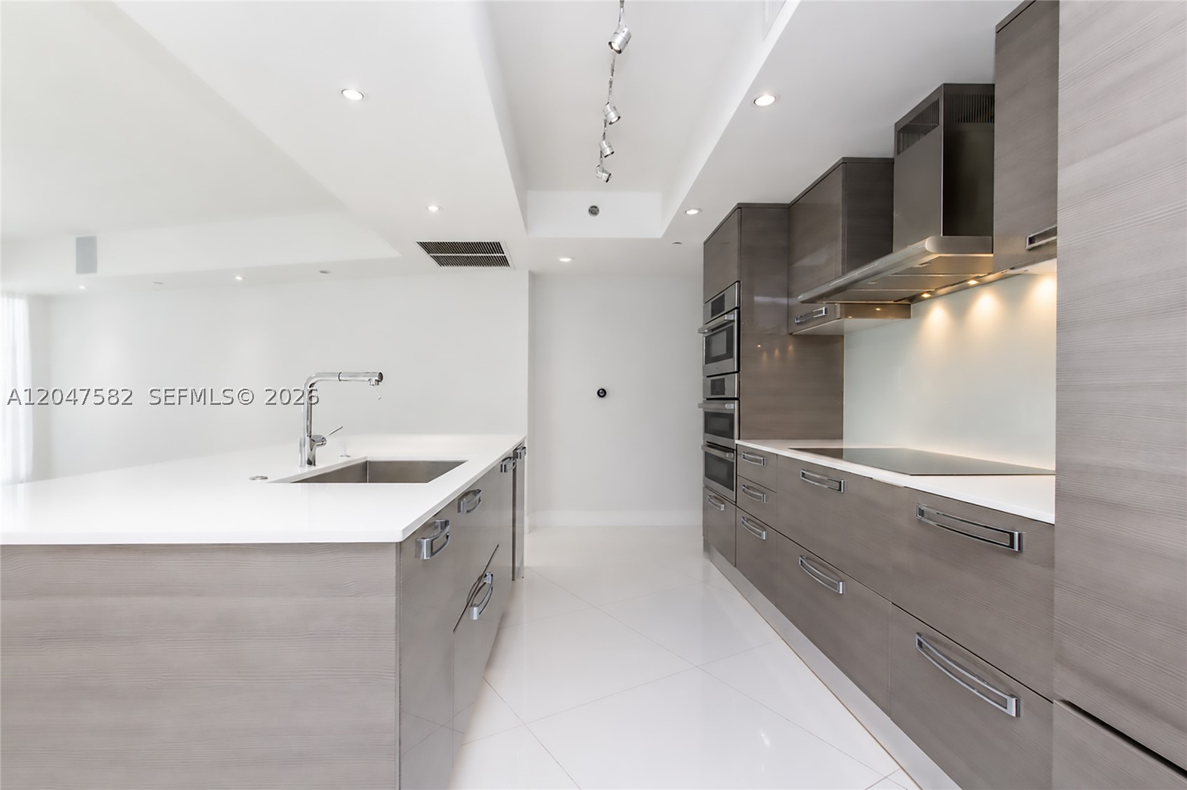 17201 Collins Ave #1807, Sunny Isles Beach FL 33160